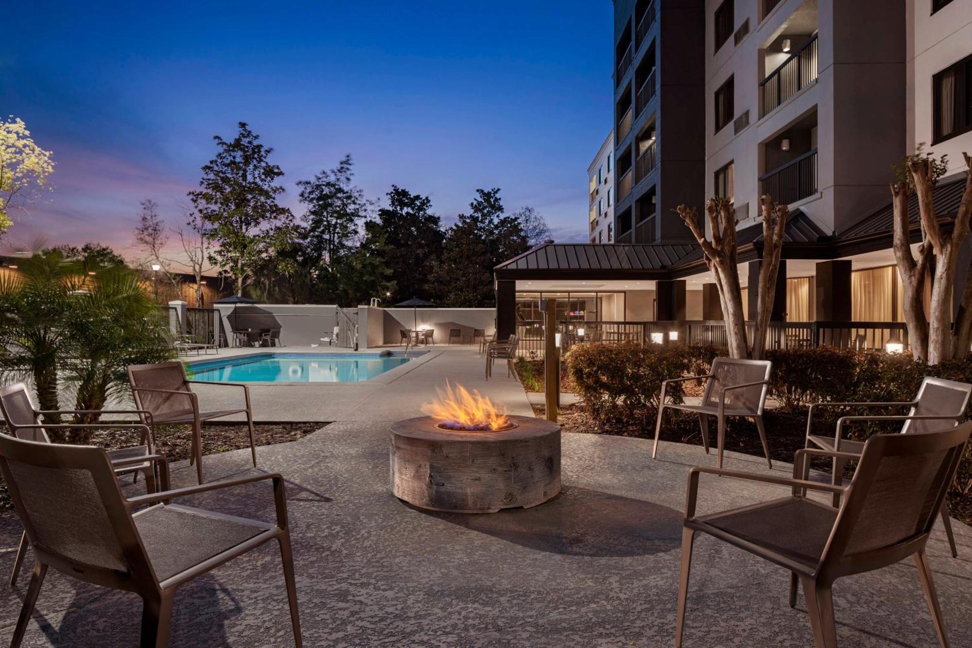 Courtyard Jacksonville Butler Boulevard Exterior photo
